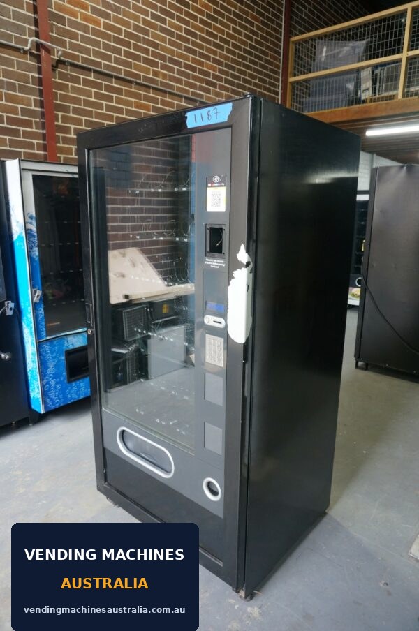Photograph of 4 wide combo vending machine, unit reference 1187